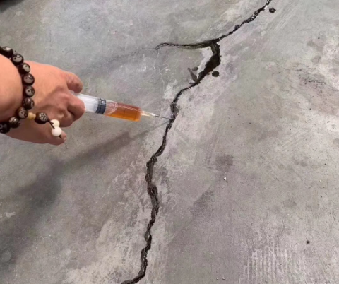 平房混凝土裂缝修补技术详解​