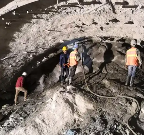 平房拱顶带模注浆料的施工流程及注意事项